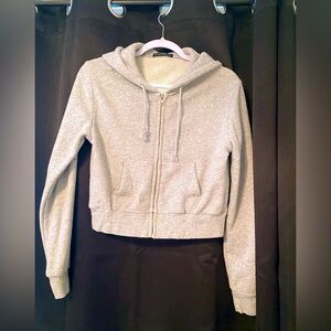 Brandi Melville juniors one size fits most cute cropped sweatshirt with a hood